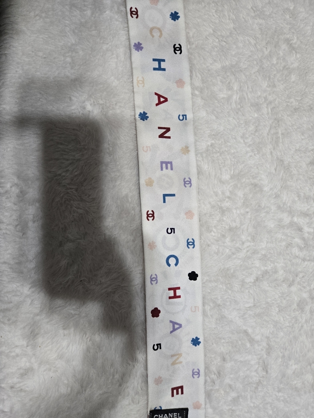 🔥 Chanel Silk CC Slim Bandeau Scarf White Multicolor 🔥 - Picture 8 of 8